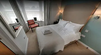 *** 호텔 Mccafferty'S Guesthouse 일포드 영국