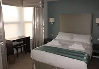 Mccafferty'S Guesthouse 일포드 3*,